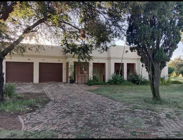 3 BEDROOM HOUSE FOR SALE IN WALKERVILLE CENTRAL